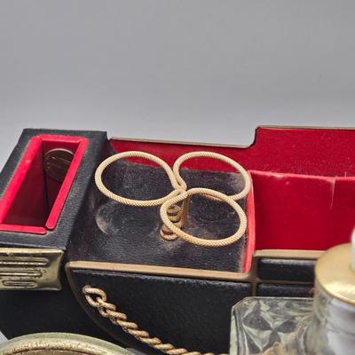 LOT 62B: 1960s Musical Decanter Carriage Set