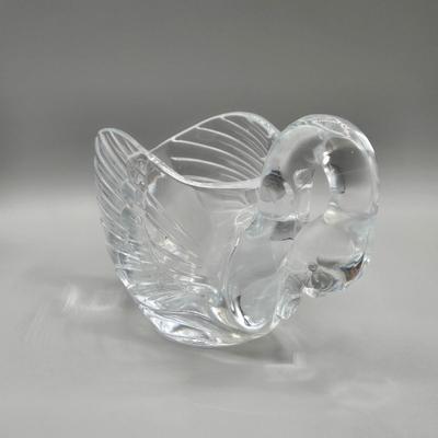 LOT 67A: Swan Figurines