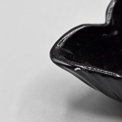 LOT 67A: Swan Figurines