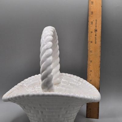 LOT 68A: Country Decor Including Napkin Rings and Music Box