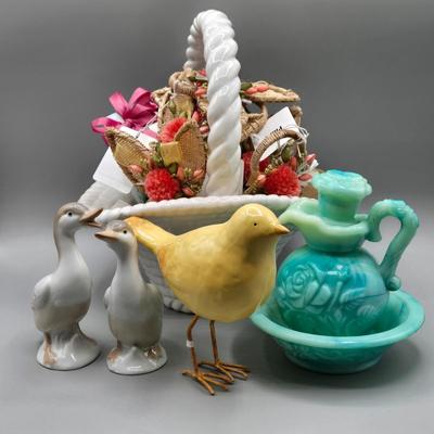 LOT 68A: Country Decor Including Napkin Rings and Music Box