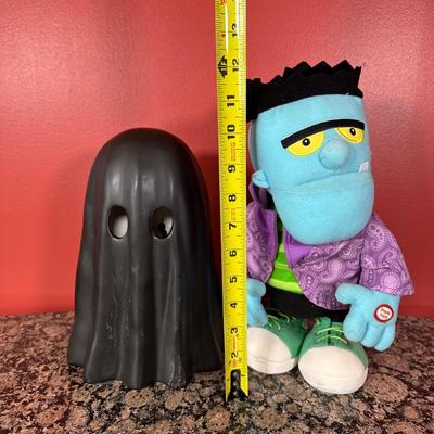 LOT 82C: Halloween Decor