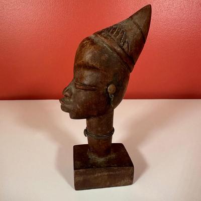 LOT 85C: Three Vintage Hand Carved Wooden African Heads