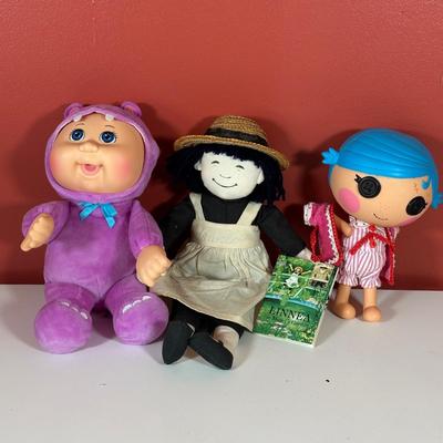 LOT 91C: Doll Collection - Madam Alexander Dolls in Box, Cabbage Patch Kids, Country Girl & More