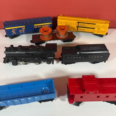LOT 93C: Lionel Train Collection