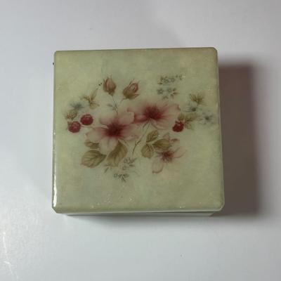 LOT 98C: Makeup/Jewelry Organizers, Trinket Dishes & More