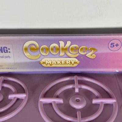 LOT 101C: Two Cookeez Makerys NIP & More