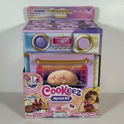 LOT 101C: Two Cookeez Makerys NIP & More