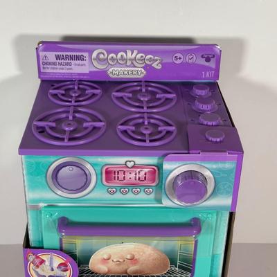 LOT 101C: Two Cookeez Makerys NIP & More