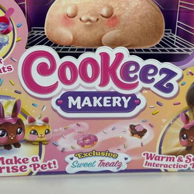 LOT 101C: Two Cookeez Makerys NIP & More