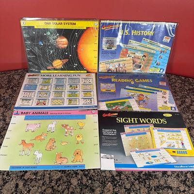 LOT 104C: Vintage GeoSafari Electronic Learning System w/ Cards & Bag