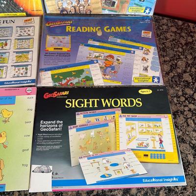 LOT 104C: Vintage GeoSafari Electronic Learning System w/ Cards & Bag