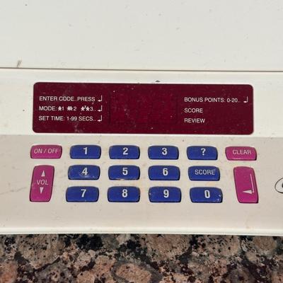 LOT 104C: Vintage GeoSafari Electronic Learning System w/ Cards & Bag