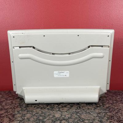 LOT 104C: Vintage GeoSafari Electronic Learning System w/ Cards & Bag