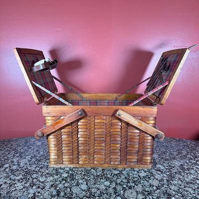 LOT 106C: Camping Lot! Budweiser Wireless Speaker Cooler Chair in Box, Picnic Basket, Military Compass & More