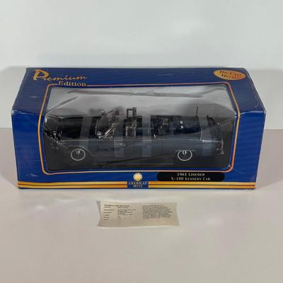 LOT 111C: American Mint Die Cast 1961 Lincoln x 100 Kennedy Car in Box