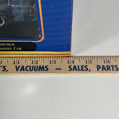 LOT 111C: American Mint Die Cast 1961 Lincoln x 100 Kennedy Car in Box