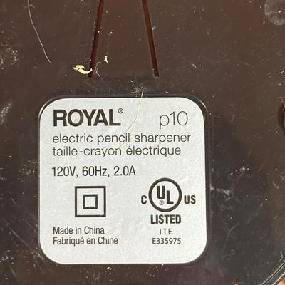 LOT 117C: Office Essentials - Royal Microcut Paper Shredder SF9110 & More