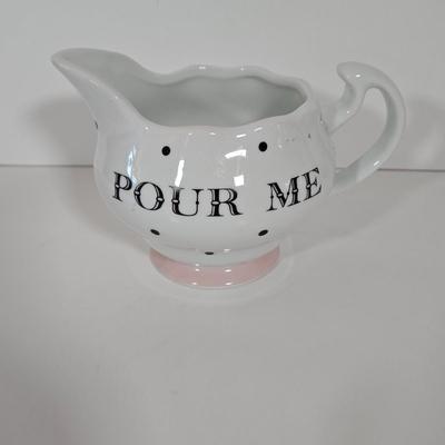 LOT 142B: Ellen Studio London Teapot, Creamer, and Tray and 2 Plastic Serving Platters