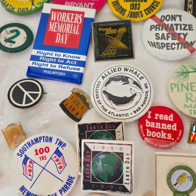 LOT 149B: Various Vintage Buttons