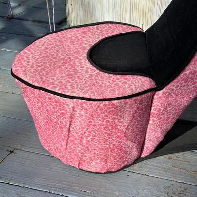 LOT 150C: Simple Living Kid's Shoe Chair