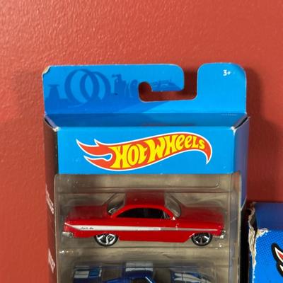 LOT 158C: Large Collection Of Hot Wheels/Matchbox Cars New In Package