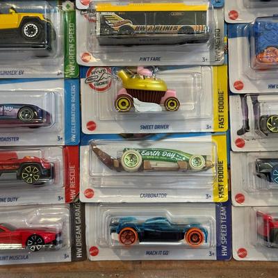 LOT 158C: Large Collection Of Hot Wheels/Matchbox Cars New In Package