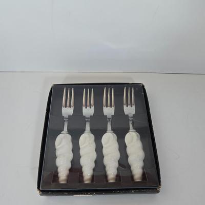 LOT 168B: Six Various Fish Plates Made in Israel, Seven Small Fish Baking Dishes Made in Portugal, Department 56 Fish Pitcher, and Set of...