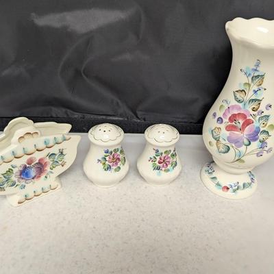 Russian Hand Painted Vase Napkin Holder & Salt & Pepper Shakers #68