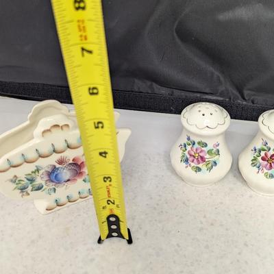 Russian Hand Painted Vase Napkin Holder & Salt & Pepper Shakers #68