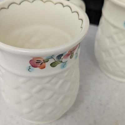 International Marked Coffee Cups & Pot #70