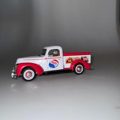 Golden Wheels DIECAST 1940 Ford Red White Pickup Delivery Truck Pepsi Cola