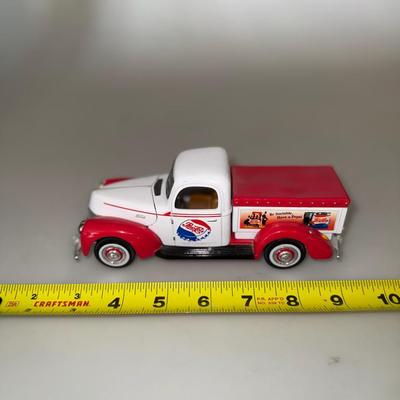 Golden Wheels DIECAST 1940 Ford Red White Pickup Delivery Truck Pepsi Cola