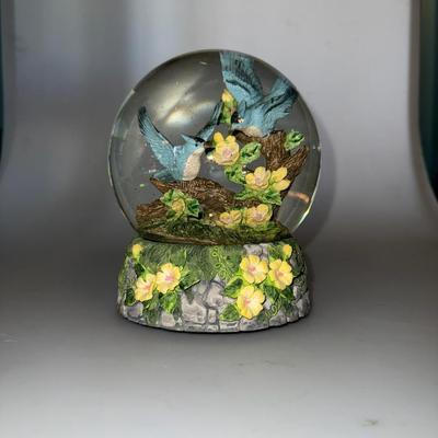 Bird Snowglobe