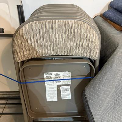 Set of folding chair w/ cushion (10)