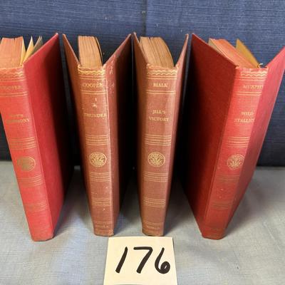 Vintage World Junior Library Book Set