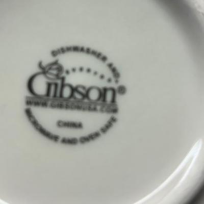 Gibson Roseland Dish Set