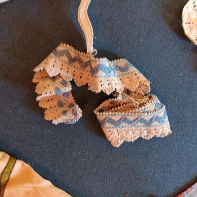 HANDMADE DOILIES, POT HOLDERS, APRON AND MORE