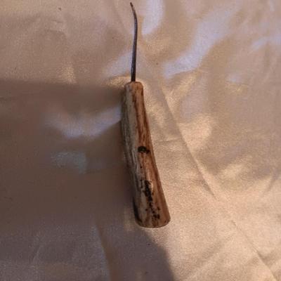 BARBERS SPECIAL STRAIGHT EDGE RAZOR, ANTLER HANDLED PICK AND A LEATHER WALLET