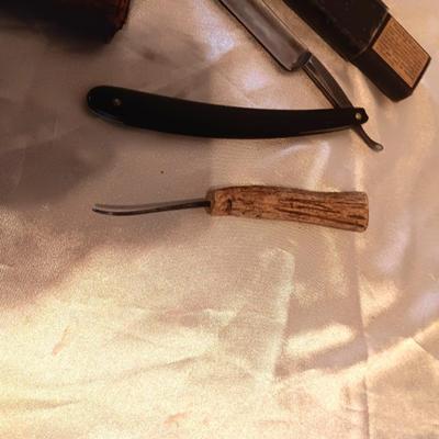 BARBERS SPECIAL STRAIGHT EDGE RAZOR, ANTLER HANDLED PICK AND A LEATHER WALLET