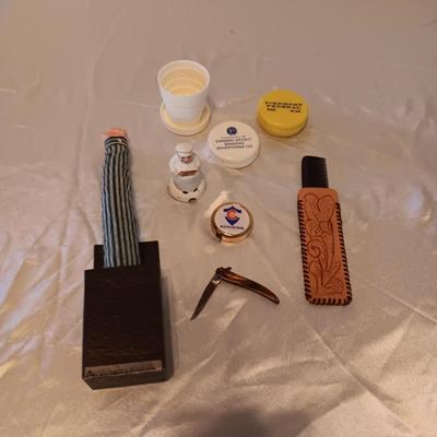MISC VINTAGE SMALL COLLECTIBLES