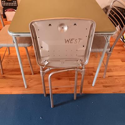 FOLDING CARD TABLE AND 4 FOLDING CHAIRS