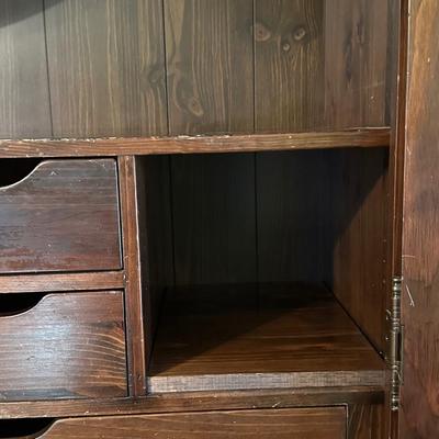 Beautiful Vintage Wooden Bedroom Armorie