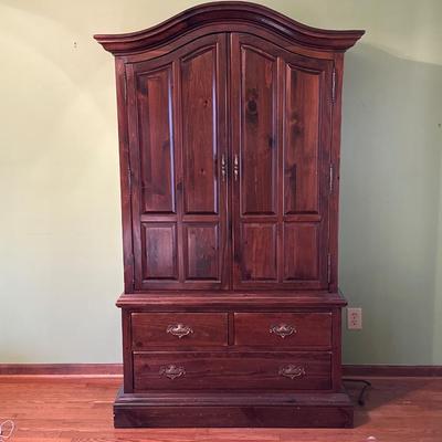 Beautiful Vintage Wooden Bedroom Armorie