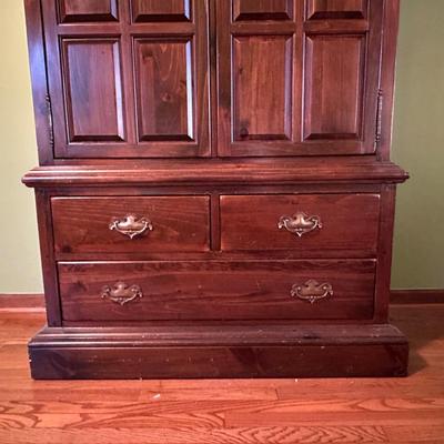 Beautiful Vintage Wooden Bedroom Armorie