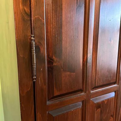 Beautiful Vintage Wooden Bedroom Armorie