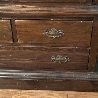 Beautiful Vintage Wooden Bedroom Armorie