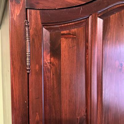 Beautiful Vintage Wooden Bedroom Armorie