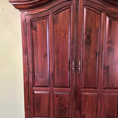 Beautiful Vintage Wooden Bedroom Armorie