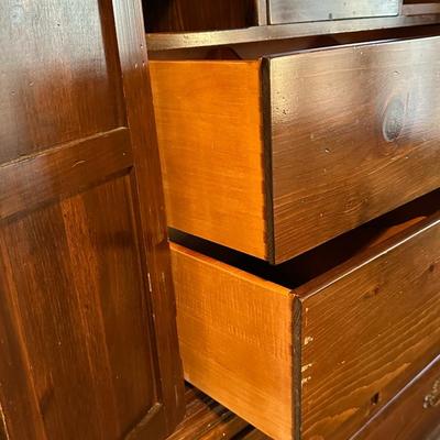 Beautiful Vintage Wooden Bedroom Armorie